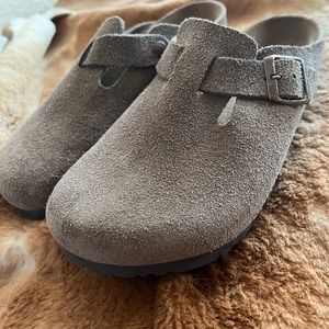 Birkenstocks Boston woman’s size 7